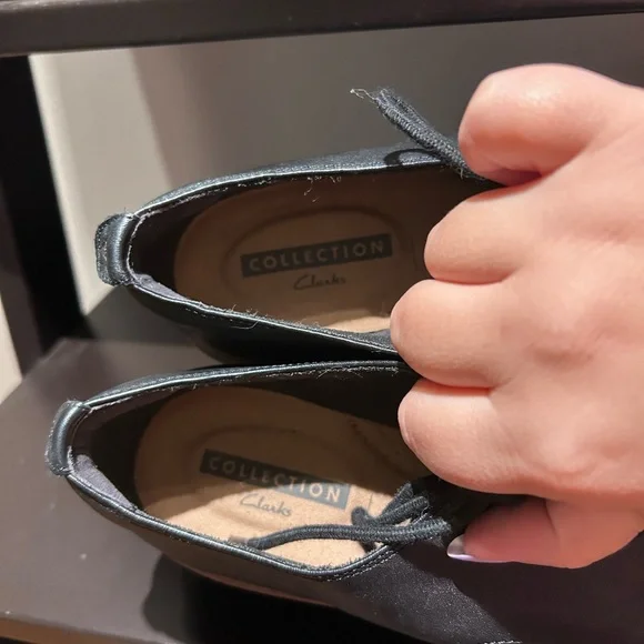 Clarks Black Leather and Gray Fabric Loafers - Picture 7 of 8